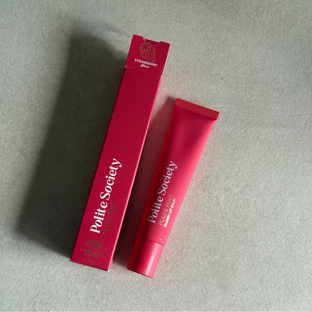 Polite Society Polite Pout Glossy Lip Balm in Strawberry Glaze – New